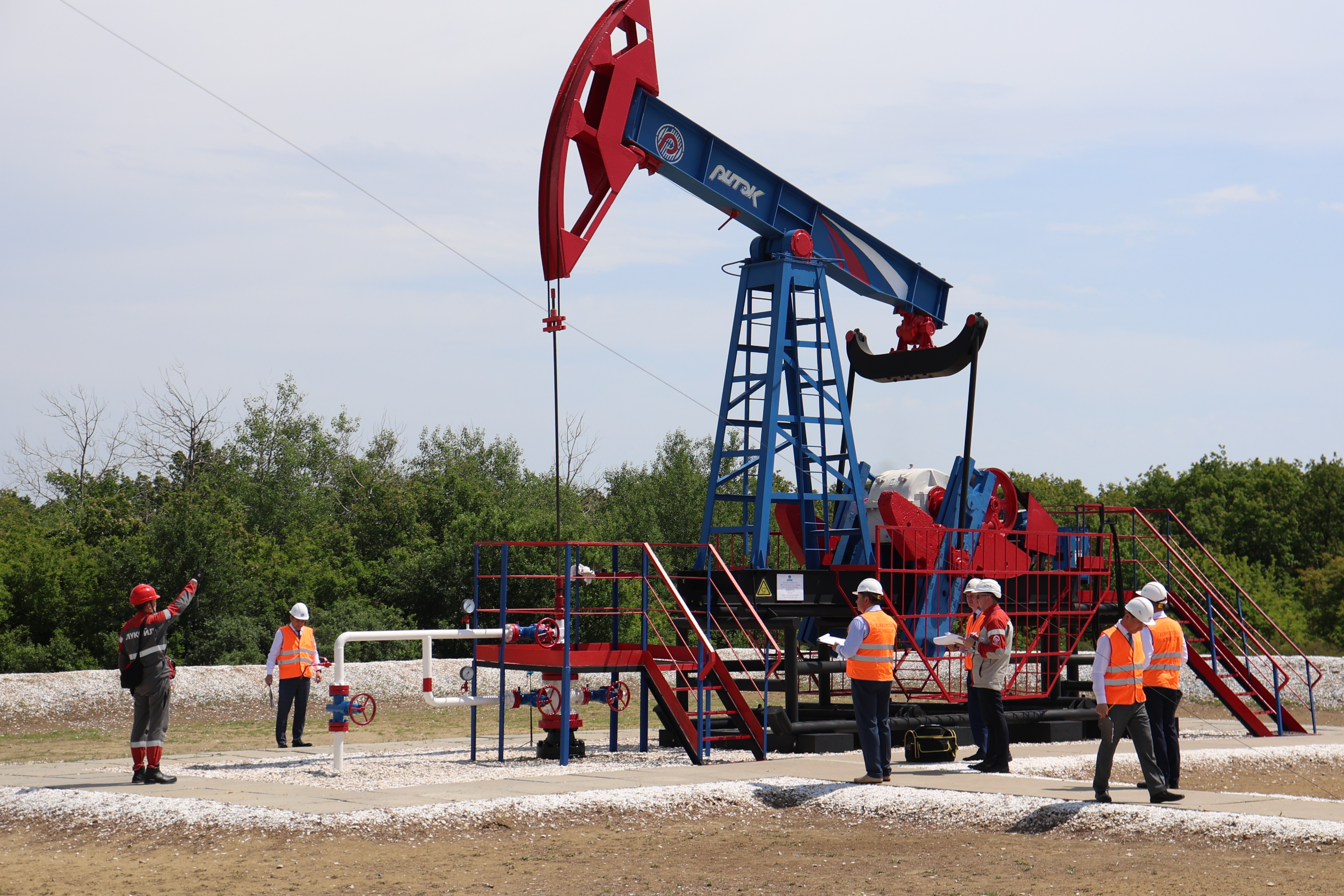 Оператор нефтяной установки